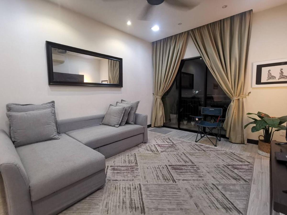 Enarahomes 莎阿南 外观 照片