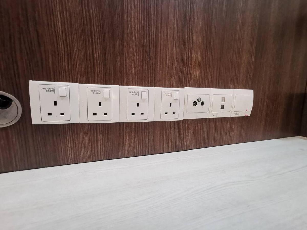 Enarahomes 莎阿南 外观 照片