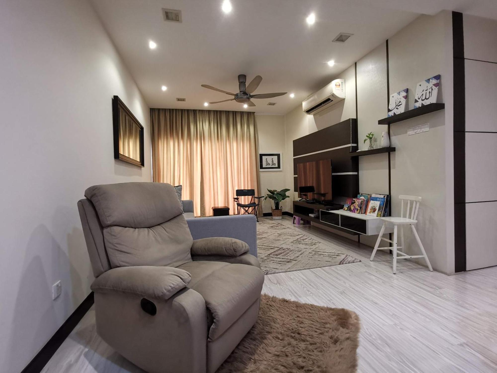 Enarahomes 莎阿南 外观 照片